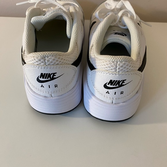 BRAND NEW Nike Air Max Sneakers Size 4Y - Picture 5 of 5